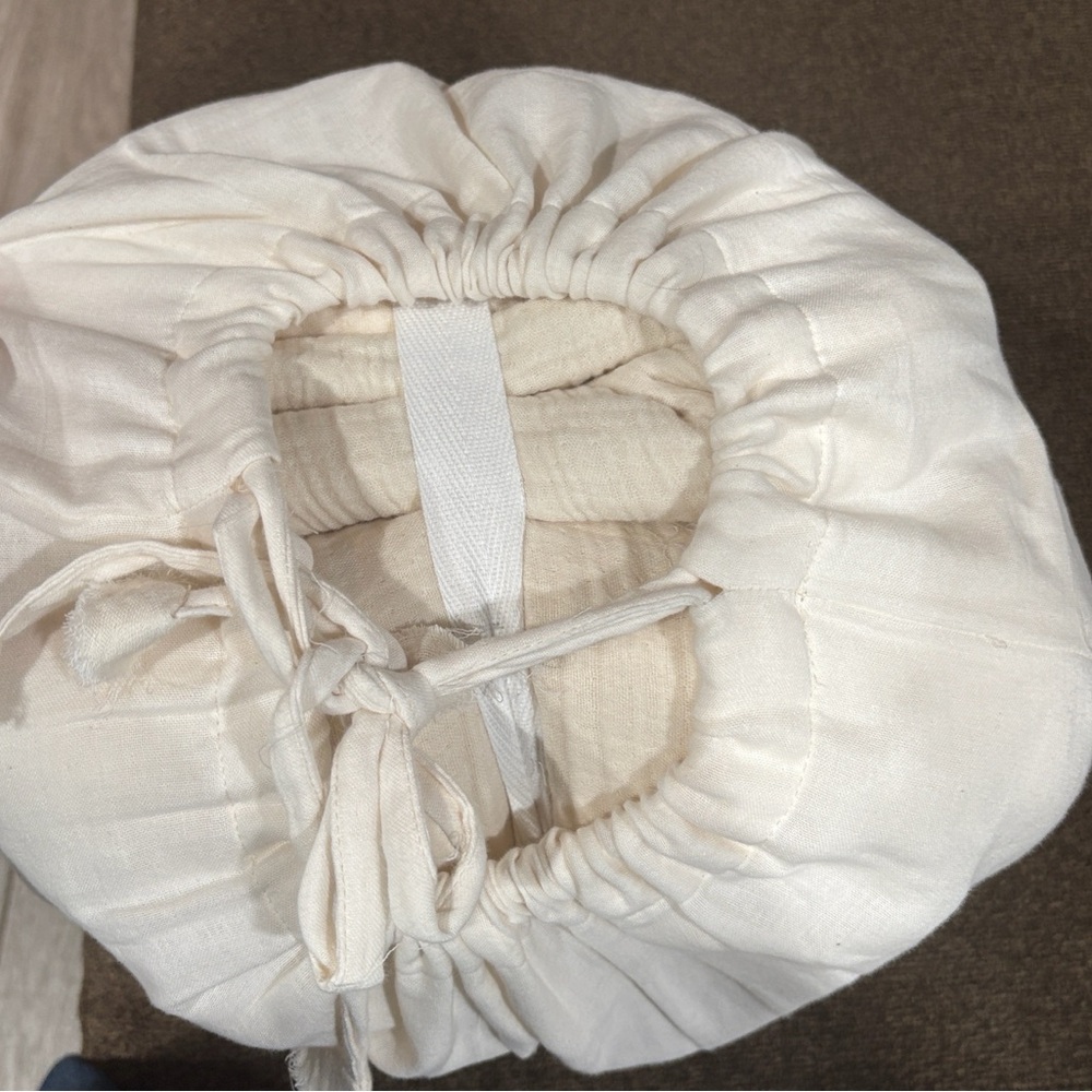 Quince Ivory Drawstring Pouch - Picture 6 of 6